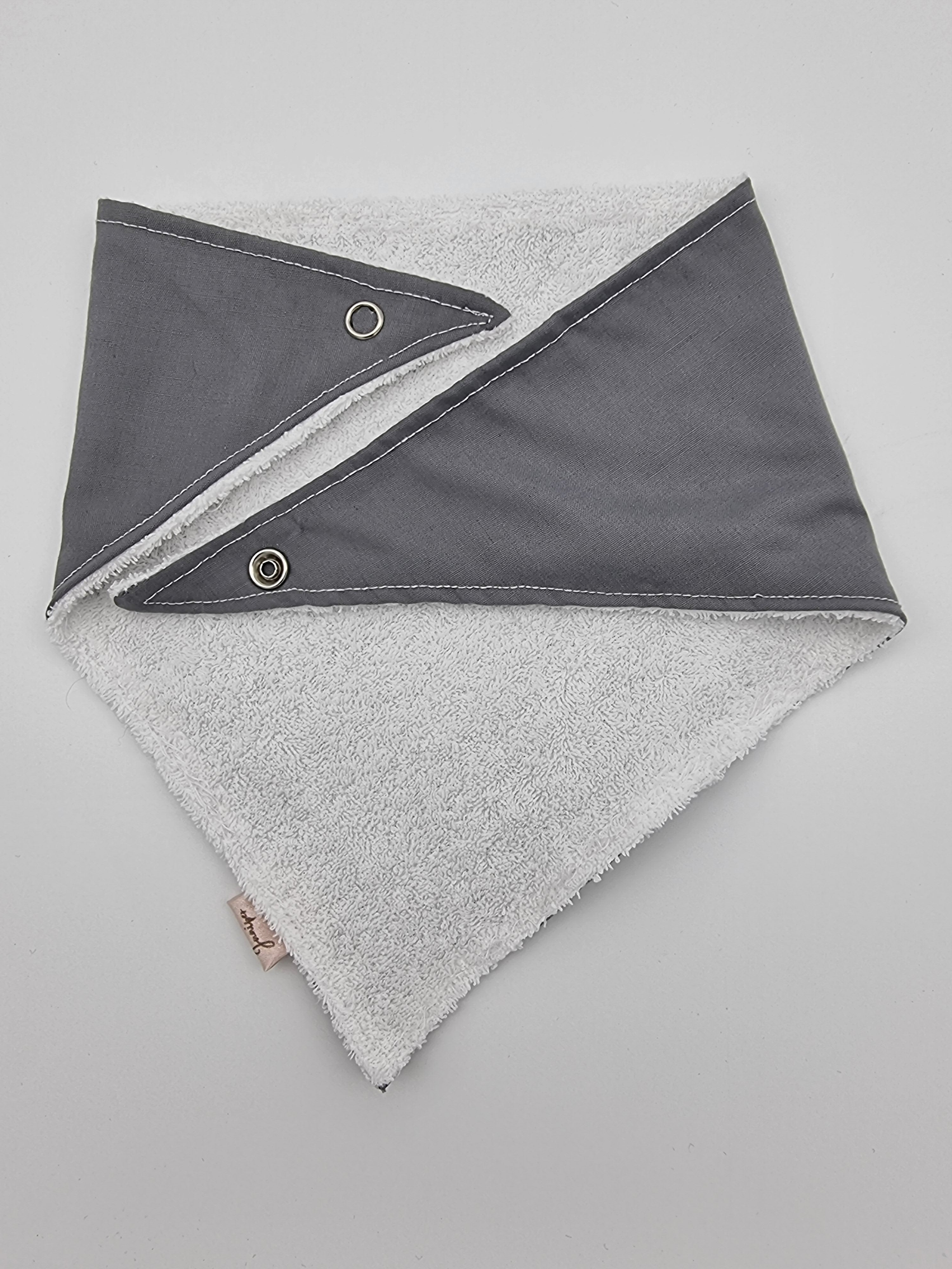 Plain colour or personalised dribble bib