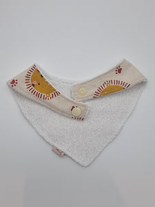 Lion fitted bib