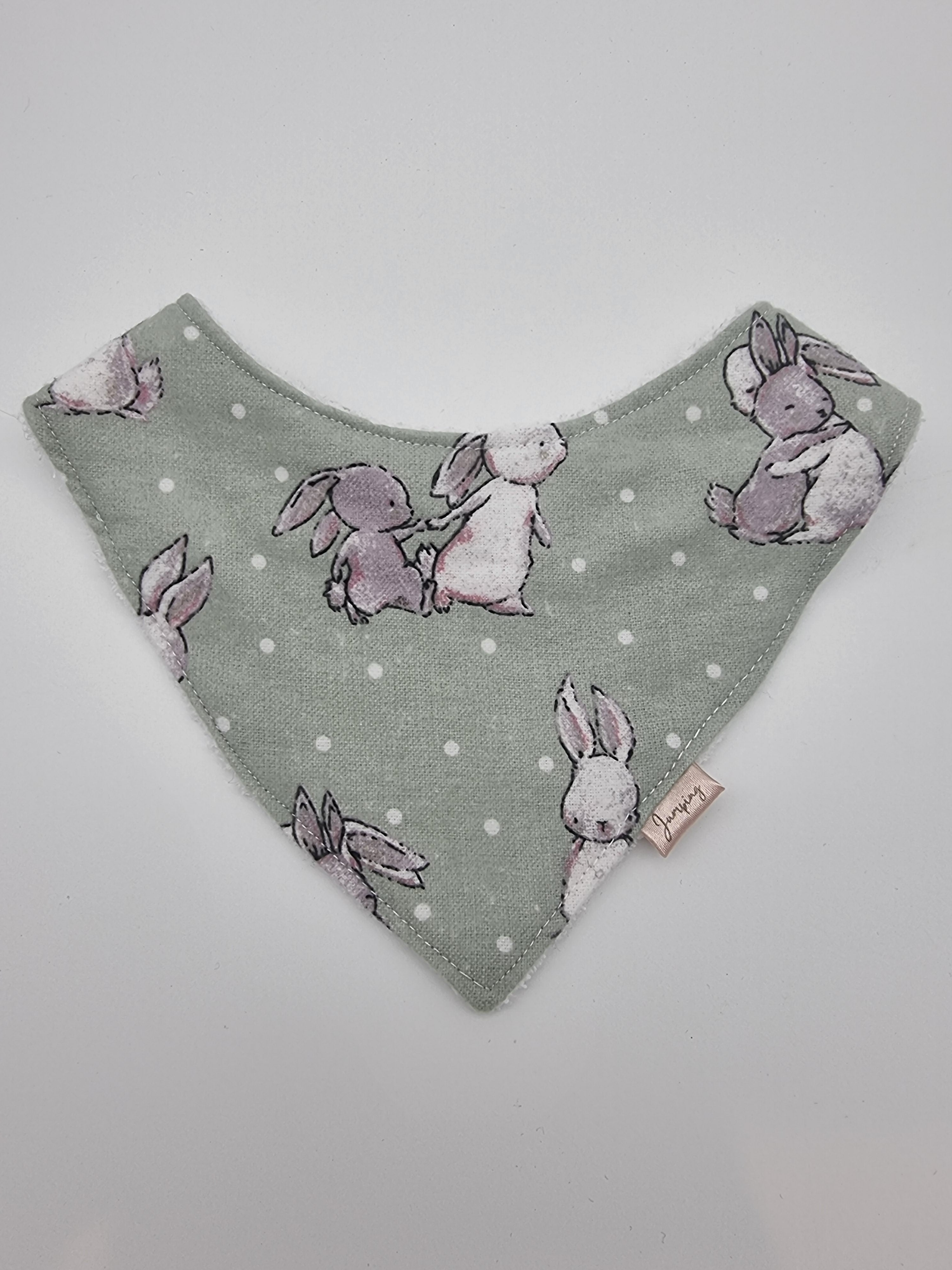 Bunnies fitted bib