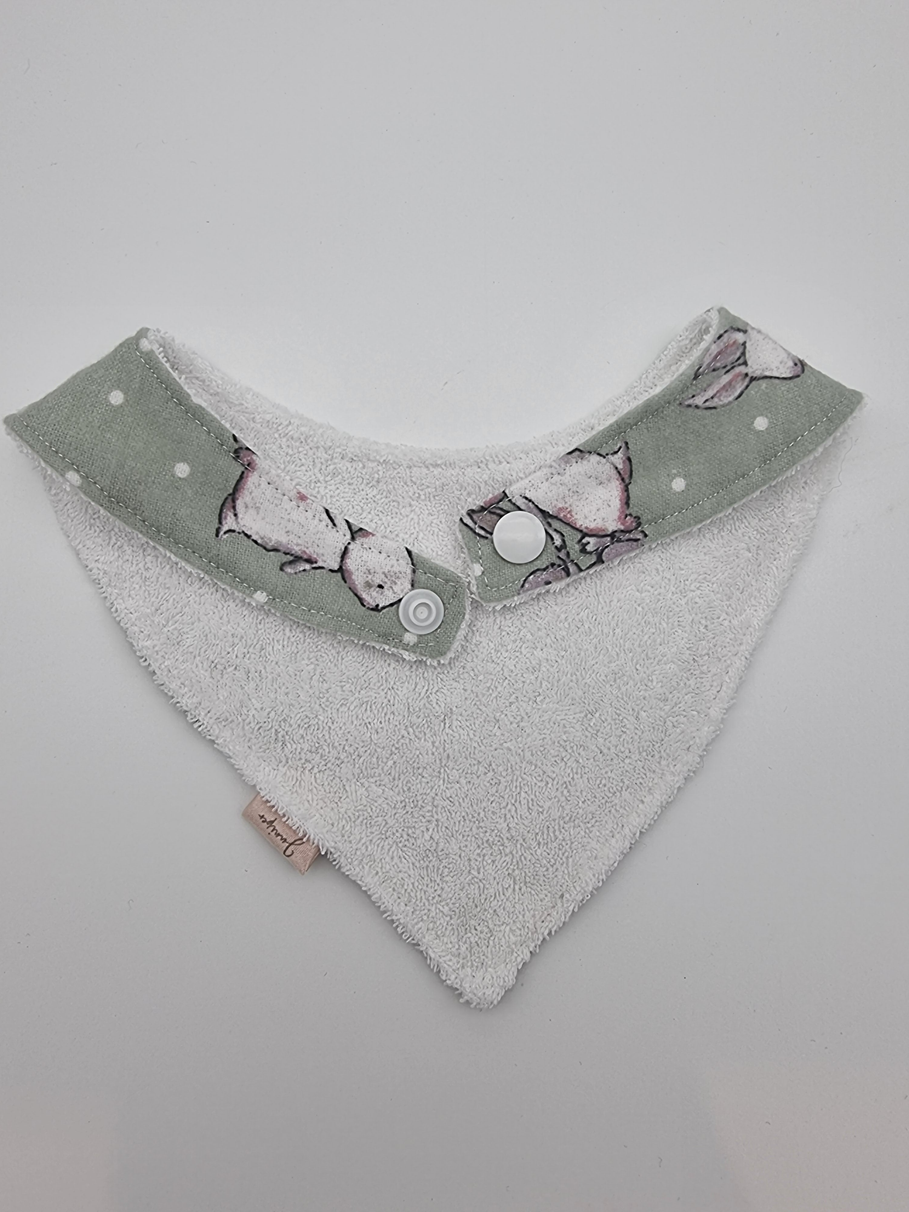 Bunnies fitted bib