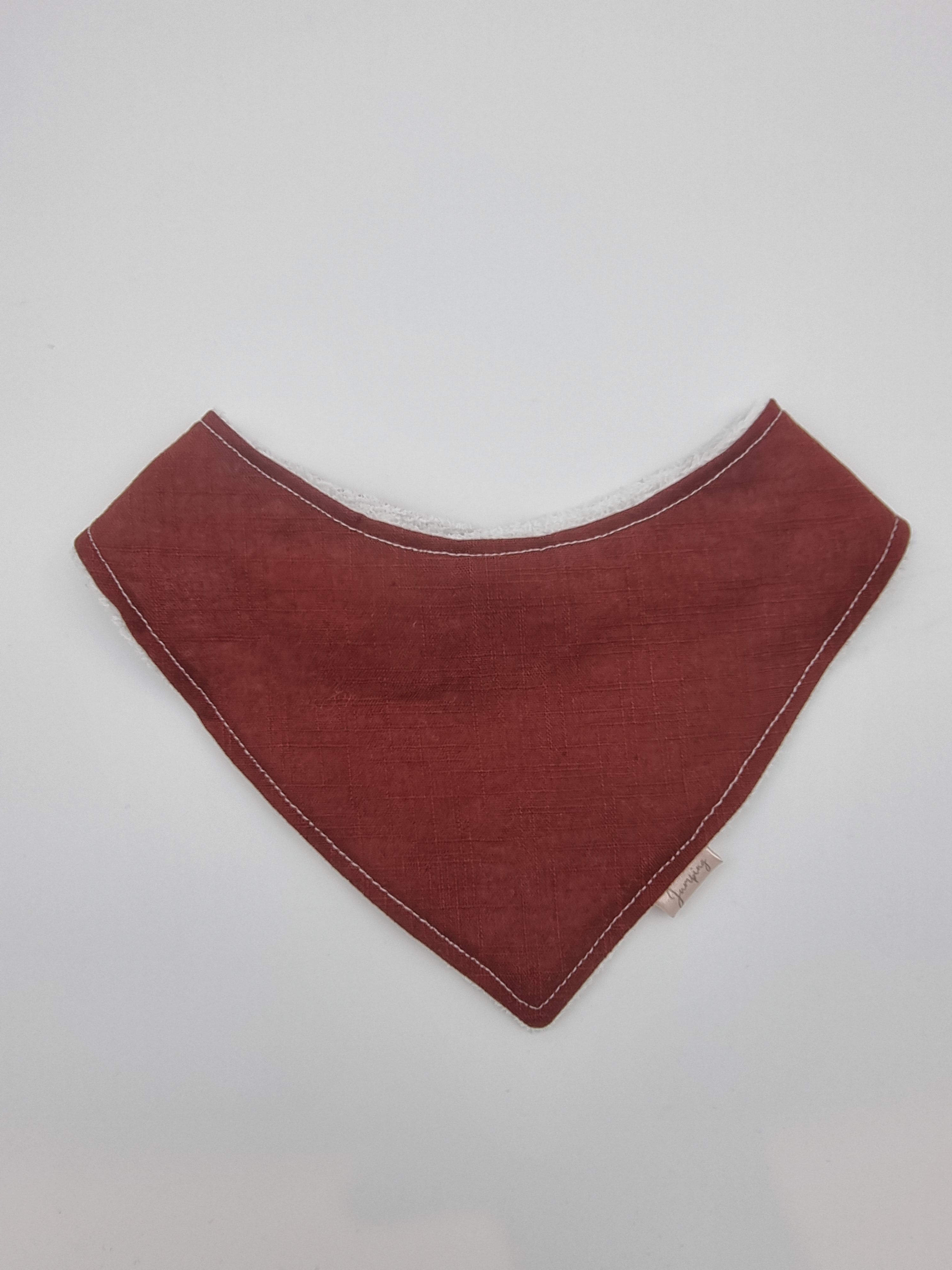 Red fitted bib