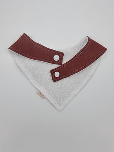 Red fitted bib