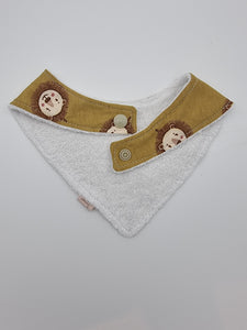 Happy Lion fitted bib