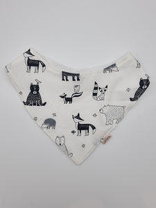 Animal friends fitted bib
