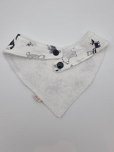 Animal friends fitted bib