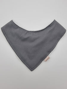 Grey fitted bib