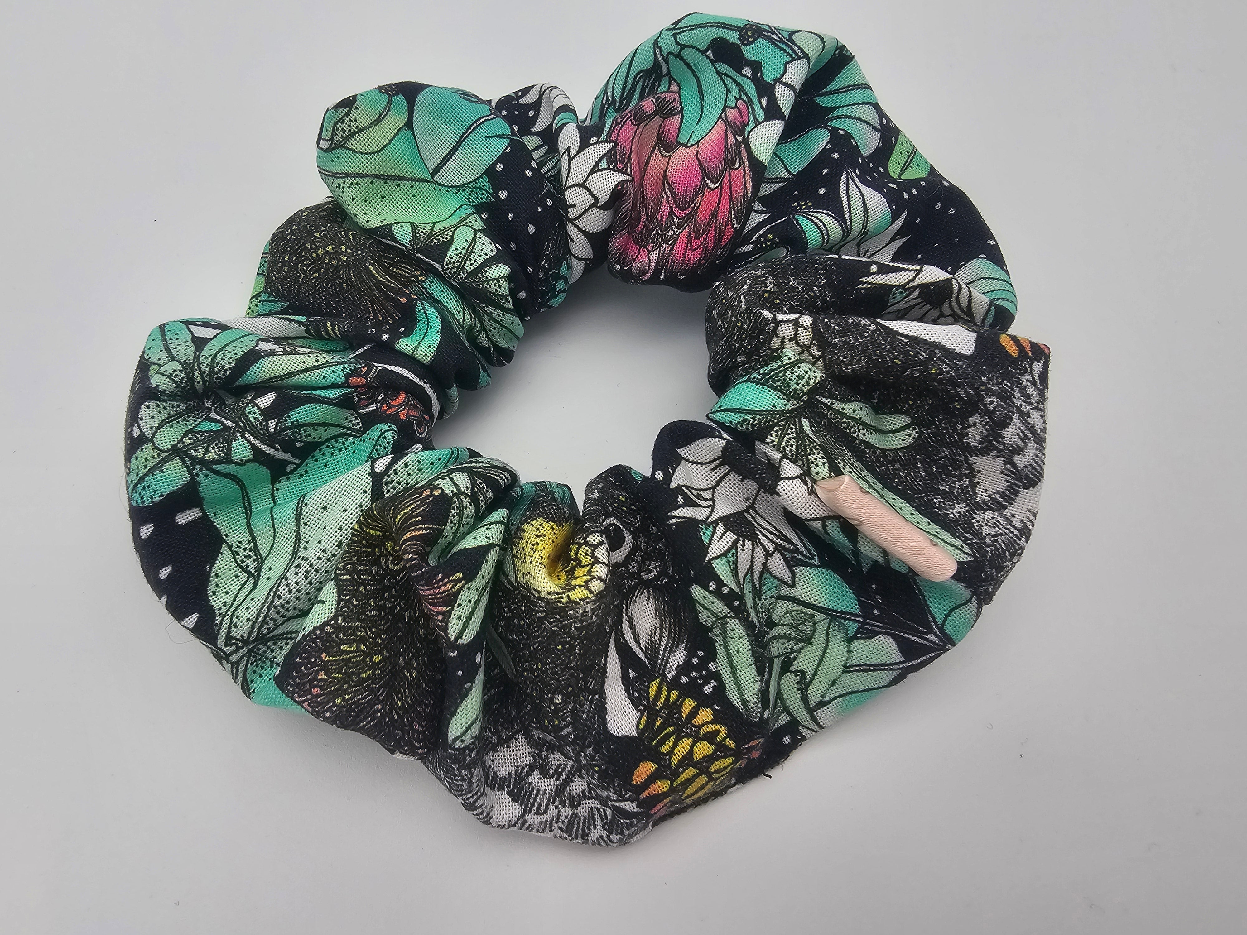 Enchanted gradens scrunchie