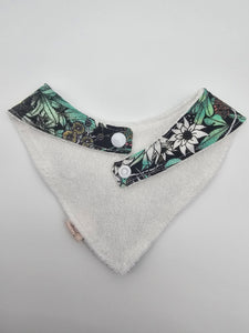 Enchanted gardens fitted bib