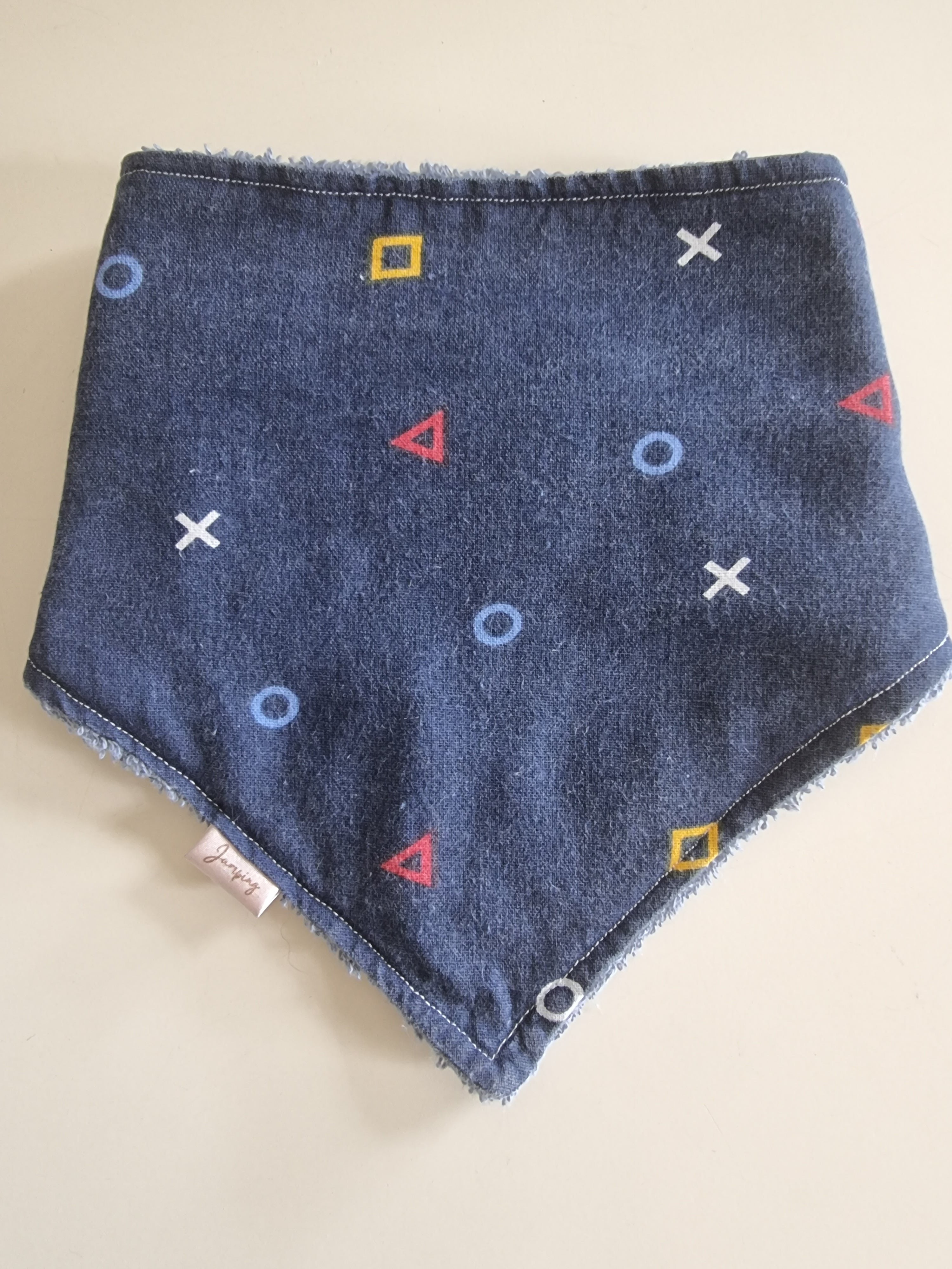 Game on dribble bib