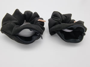 Pouch Scrunchie - Don't need to persuede me in Black