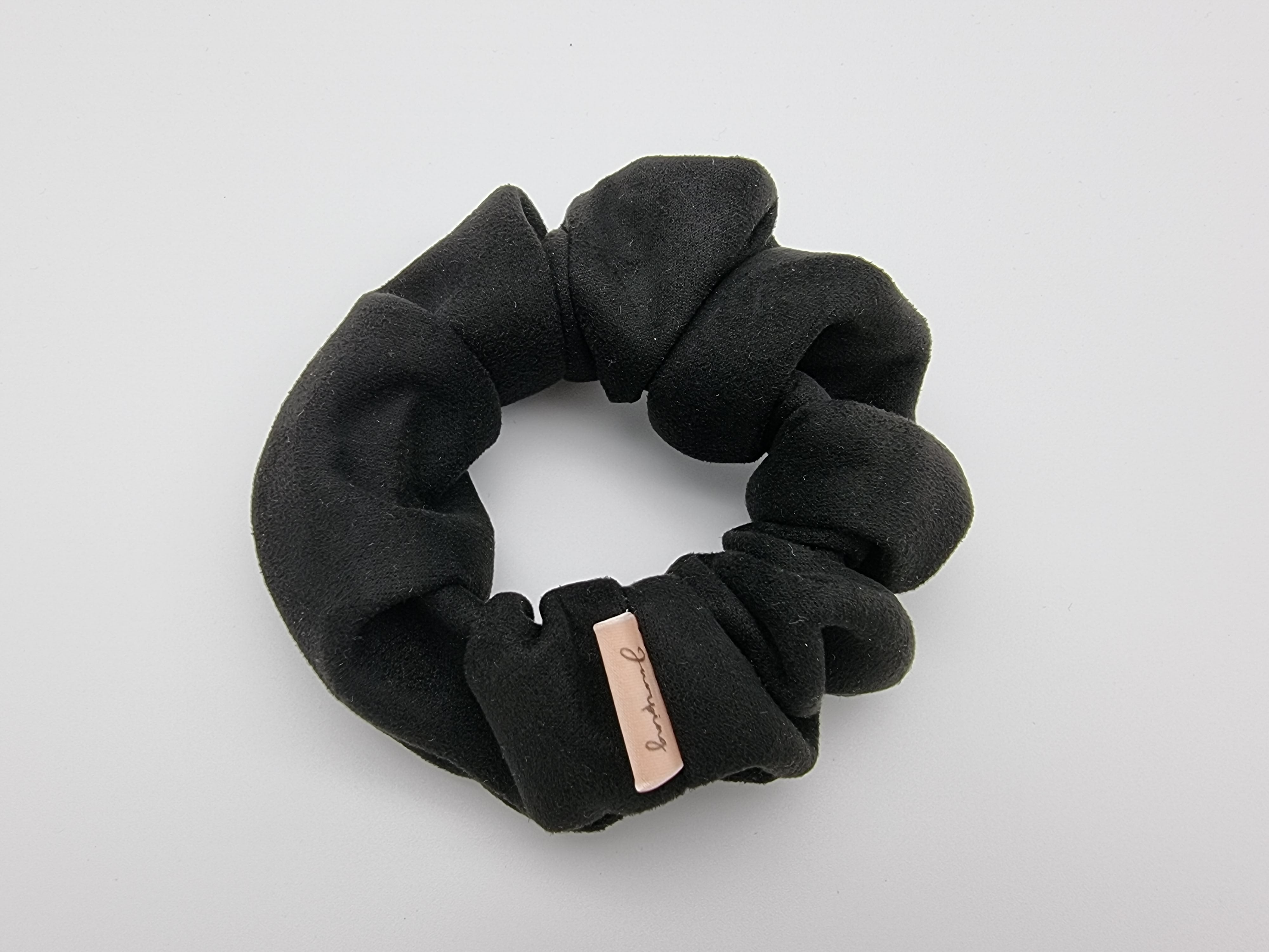 Pouch Scrunchie - Don't need to persuede me in Black