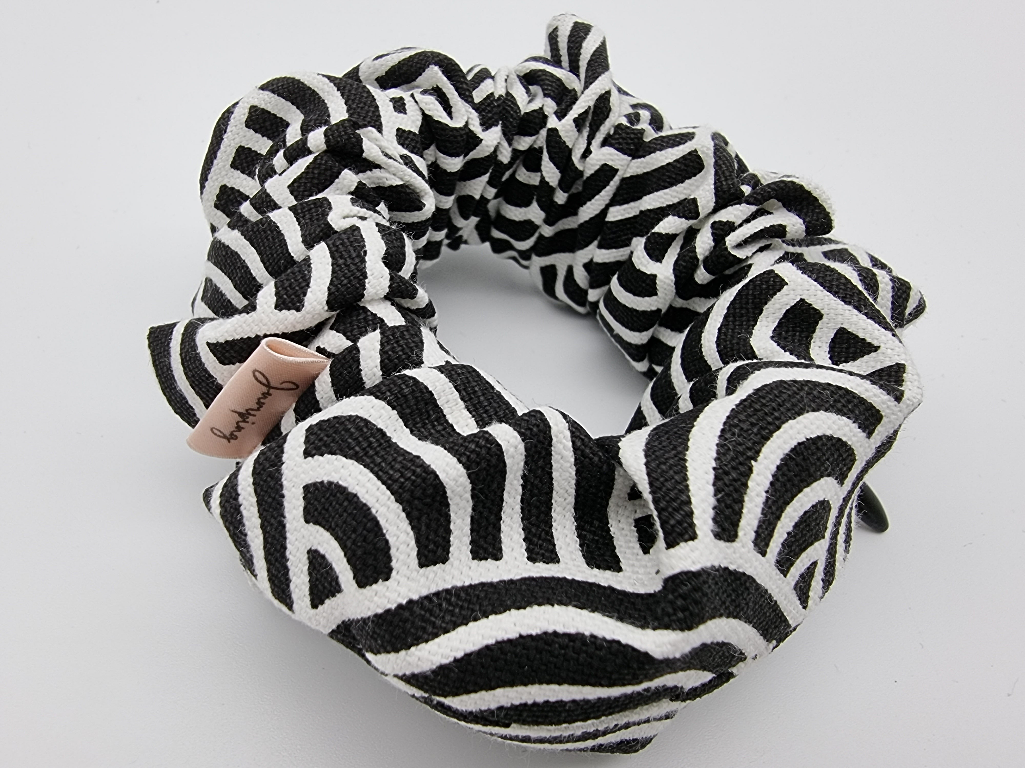 Pouch Scrunchie - Shell